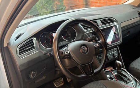 Volkswagen Tiguan II, 2018 год, 2 100 000 рублей, 4 фотография
