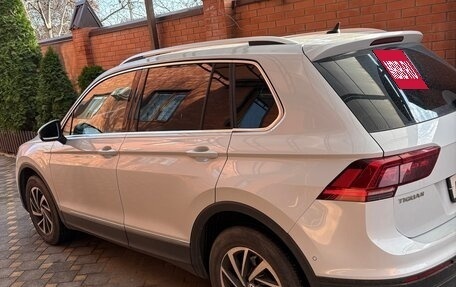 Volkswagen Tiguan II, 2018 год, 2 100 000 рублей, 2 фотография