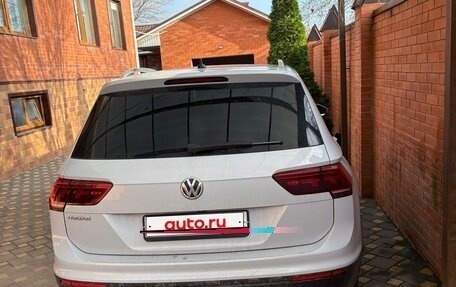 Volkswagen Tiguan II, 2018 год, 2 100 000 рублей, 3 фотография