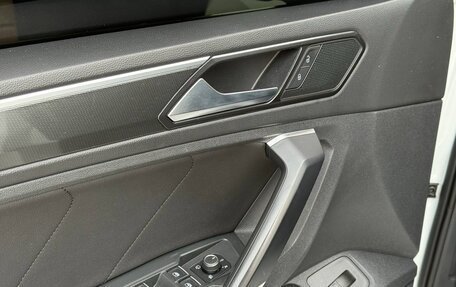 Volkswagen Tiguan II, 2018 год, 3 060 000 рублей, 14 фотография