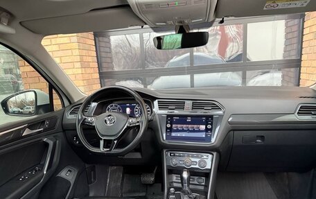 Volkswagen Tiguan II, 2018 год, 3 060 000 рублей, 9 фотография