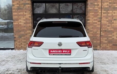 Volkswagen Tiguan II, 2018 год, 3 060 000 рублей, 5 фотография