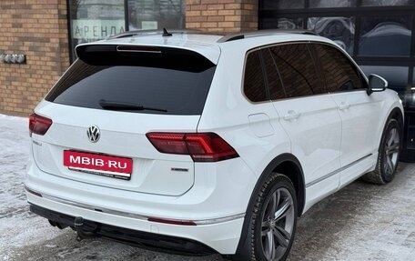 Volkswagen Tiguan II, 2018 год, 3 060 000 рублей, 6 фотография