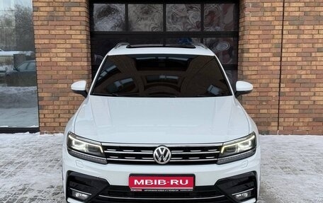 Volkswagen Tiguan II, 2018 год, 3 060 000 рублей, 1 фотография