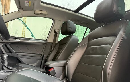 Volkswagen Tiguan II, 2018 год, 3 060 000 рублей, 16 фотография