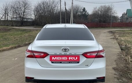 Toyota Camry, 2019 год, 3 850 000 рублей, 9 фотография