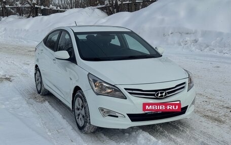 Hyundai Solaris II рестайлинг, 2015 год, 1 179 000 рублей, 3 фотография