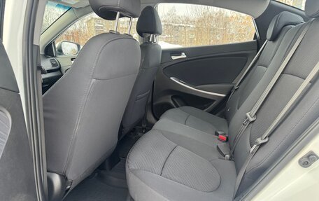 Hyundai Solaris II рестайлинг, 2015 год, 1 179 000 рублей, 30 фотография