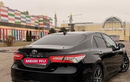Toyota Camry, 2021 год, 3 680 000 рублей, 2 фотография