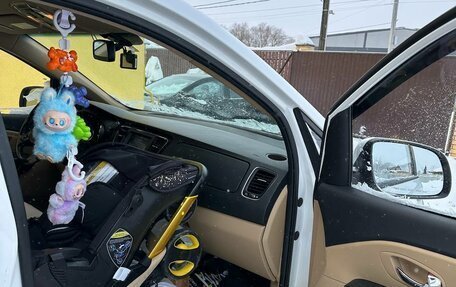 KIA Carnival III, 2019 год, 2 850 000 рублей, 15 фотография