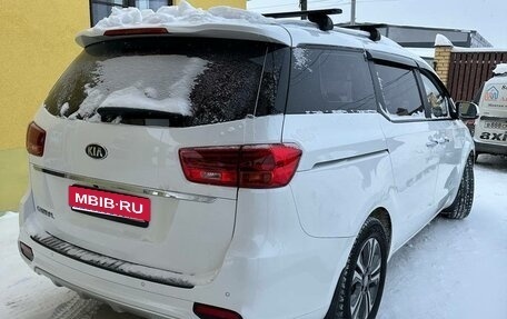 KIA Carnival III, 2019 год, 2 850 000 рублей, 2 фотография