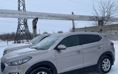 Hyundai Tucson III, 2018 год, 2 100 000 рублей, 3 фотография