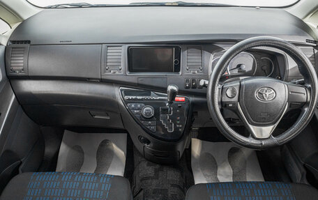 Toyota ISis I, 2013 год, 1 279 000 рублей, 11 фотография