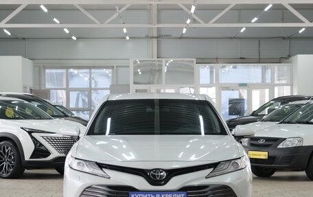 Toyota Camry, 2018 год, 2 999 000 рублей, 2 фотография