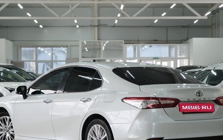 Toyota Camry, 2018 год, 2 999 000 рублей, 5 фотография