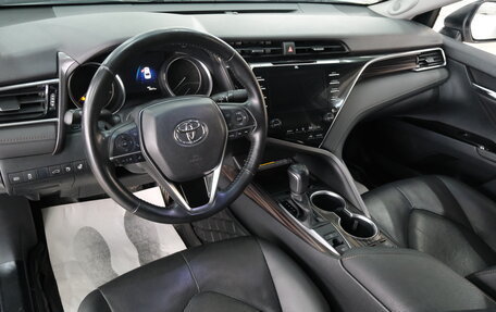 Toyota Camry, 2018 год, 2 999 000 рублей, 12 фотография