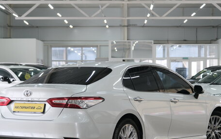 Toyota Camry, 2018 год, 2 999 000 рублей, 7 фотография