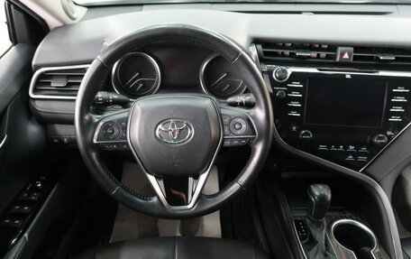 Toyota Camry, 2018 год, 2 999 000 рублей, 13 фотография