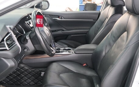 Toyota Camry, 2018 год, 2 999 000 рублей, 8 фотография