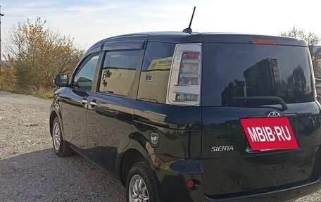 Toyota Sienta I, 2013 год, 1 200 000 рублей, 4 фотография