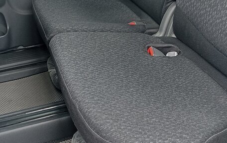 Toyota Sienta I, 2013 год, 1 200 000 рублей, 20 фотография