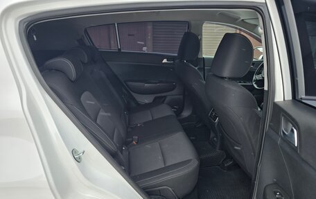 KIA Sportage IV рестайлинг, 2018 год, 1 980 000 рублей, 12 фотография