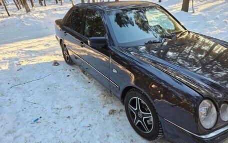 Mercedes-Benz E-Класс, 1997 год, 450 000 рублей, 5 фотография