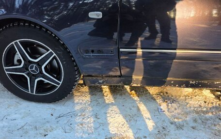 Mercedes-Benz E-Класс, 1997 год, 450 000 рублей, 3 фотография