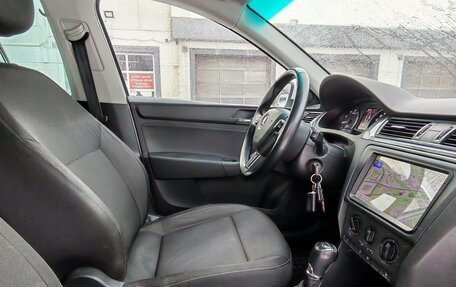 Skoda Rapid I, 2015 год, 990 000 рублей, 12 фотография