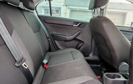 Skoda Rapid I, 2015 год, 990 000 рублей, 13 фотография