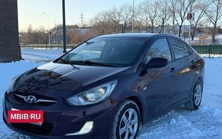 Hyundai Solaris II рестайлинг, 2011 год, 730 000 рублей, 3 фотография
