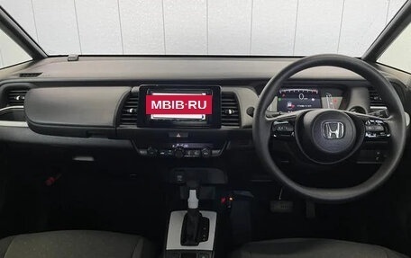 Honda Fit, 2022 год, 900 000 рублей, 6 фотография