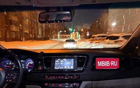 KIA Carnival III, 2018 год, 2 600 000 рублей, 26 фотография