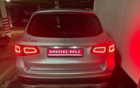 Mercedes-Benz GLC, 2021 год, 4 250 000 рублей, 33 фотография