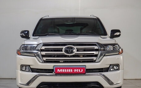 Toyota Land Cruiser 200, 2017 год, 4 699 000 рублей, 2 фотография