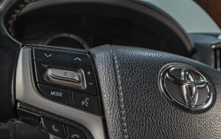 Toyota Land Cruiser 200, 2017 год, 4 699 000 рублей, 11 фотография