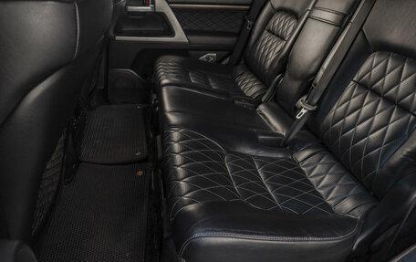 Toyota Land Cruiser 200, 2017 год, 4 699 000 рублей, 22 фотография