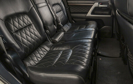 Toyota Land Cruiser 200, 2017 год, 4 699 000 рублей, 21 фотография
