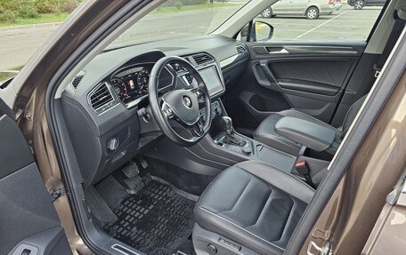 Volkswagen Tiguan II, 2017 год, 2 900 000 рублей, 2 фотография