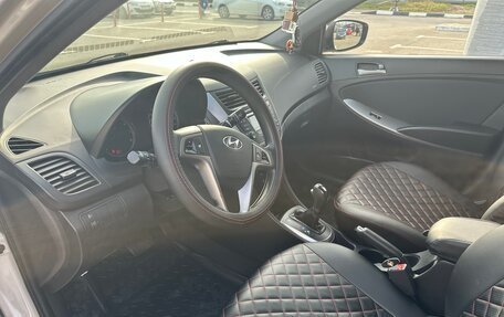 Hyundai Solaris II рестайлинг, 2015 год, 1 200 000 рублей, 14 фотография