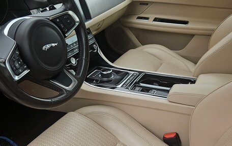 Jaguar XF II, 2019 год, 3 000 000 рублей, 9 фотография