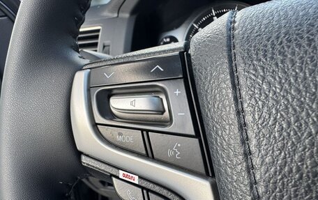 Toyota Land Cruiser 200, 2016 год, 5 399 999 рублей, 15 фотография