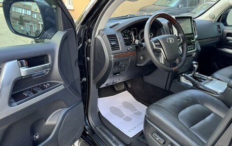 Toyota Land Cruiser 200, 2016 год, 5 399 999 рублей, 8 фотография