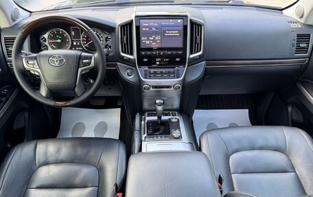 Toyota Land Cruiser 200, 2016 год, 5 399 999 рублей, 10 фотография