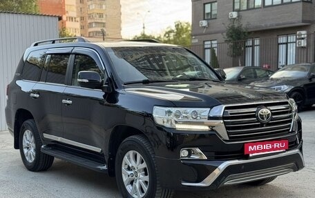 Toyota Land Cruiser 200, 2016 год, 5 399 999 рублей, 3 фотография