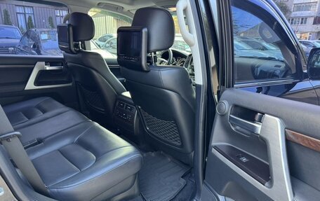 Toyota Land Cruiser 200, 2016 год, 5 399 999 рублей, 25 фотография