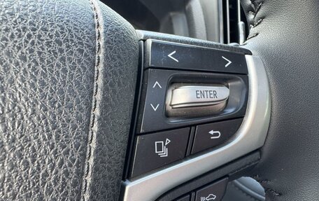 Toyota Land Cruiser 200, 2016 год, 5 399 999 рублей, 16 фотография