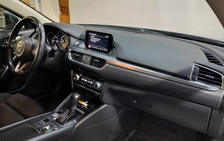 Mazda 6, 2018 год, 1 980 000 рублей, 12 фотография