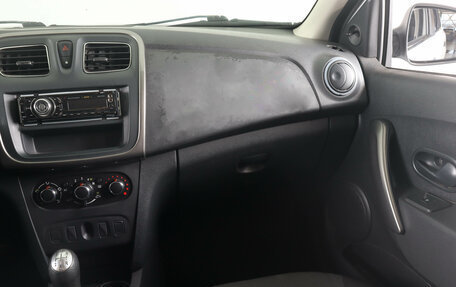 Renault Logan II, 2015 год, 619 000 рублей, 15 фотография