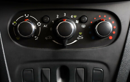 Renault Logan II, 2015 год, 619 000 рублей, 17 фотография